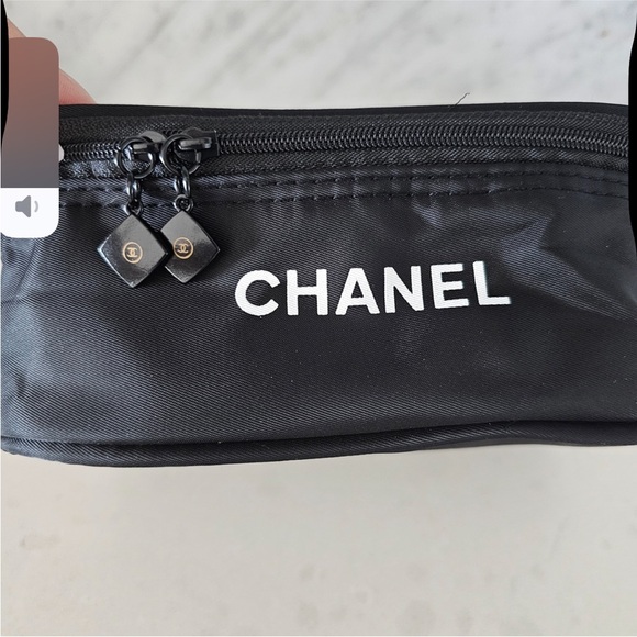 **FIRM PRICE**CHANEL Black Mesh Cosmetic Pouch - Picture 4 of 4